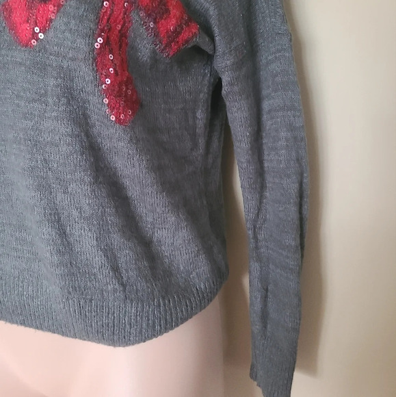 Abercrombie & Fitch women's sweater sz.XS loose fit Sequin red bows (A2) - Picture 3 of 8